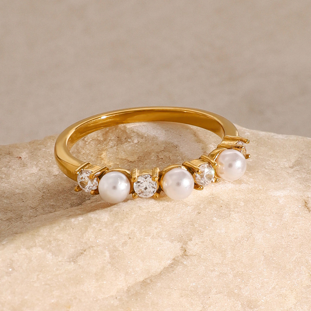 Holwice - Gold Ring with Diamond