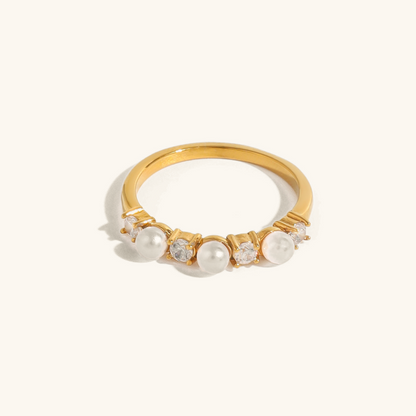 Holwice - Gold Ring with Diamond
