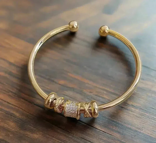 Elena - Bracelet with Golden Charms